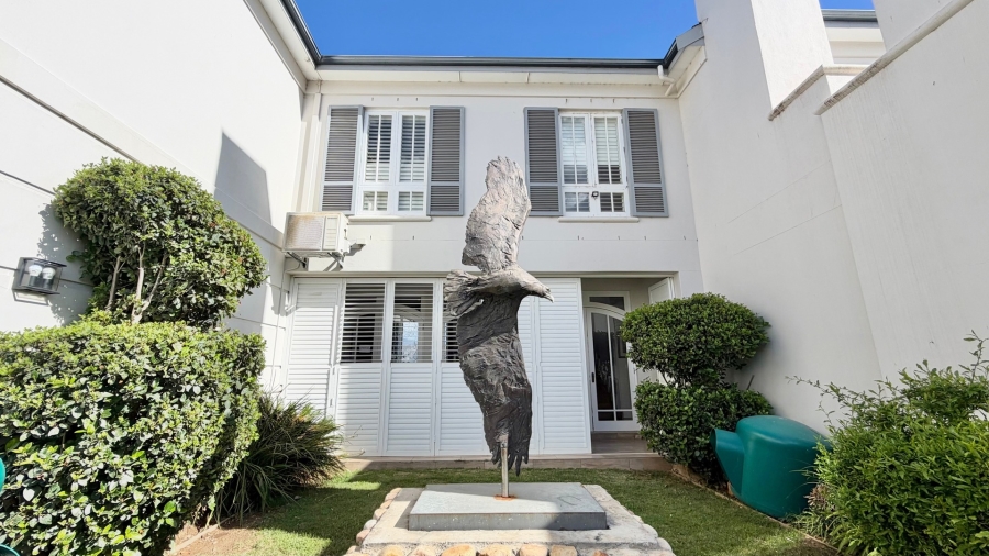 5 Bedroom Property for Sale in Sir Lowrys Pass Village Western Cape